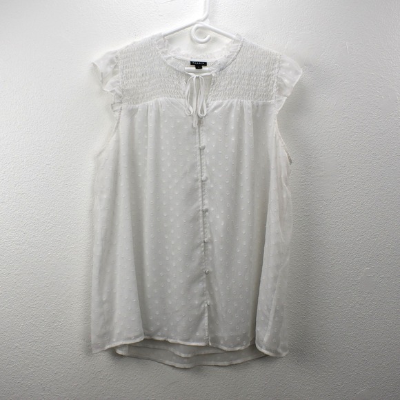 Torrid Sleeveless Button-up Blouse Size 2X Color White Gently Used Condition - Picture 2 of 5